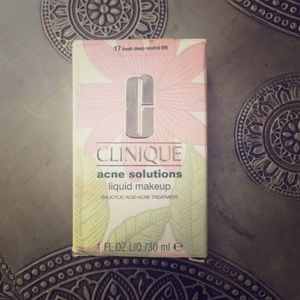 Clinique Acne Solutions Liquid Makeup - Shade 17